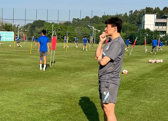 香蕉网伊在线中文慕大全